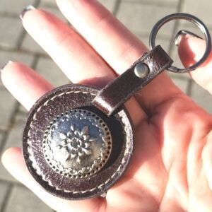 Brighton Style Brown Leather Keyring With Gunmetal Medallion